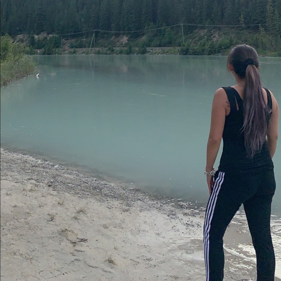 Meet your Posher, Lisa - Picture 1 of 1